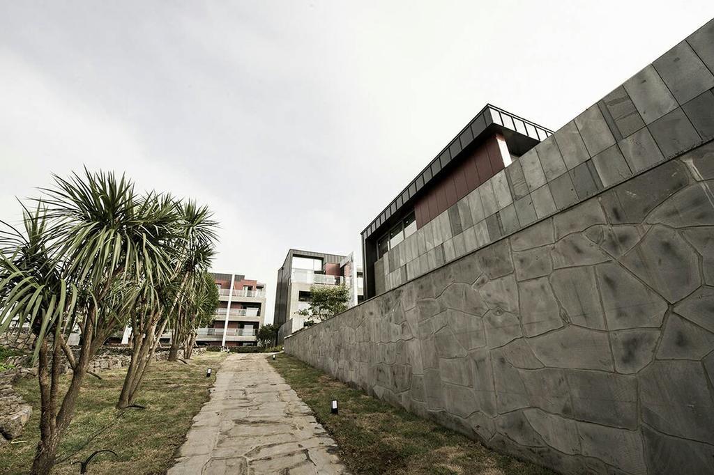 Stanford Hotel And Resort Jeju Exterior photo