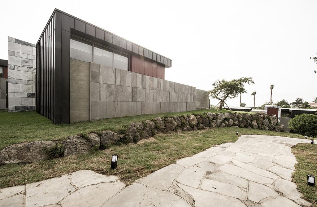 Stanford Hotel And Resort Jeju Exterior photo