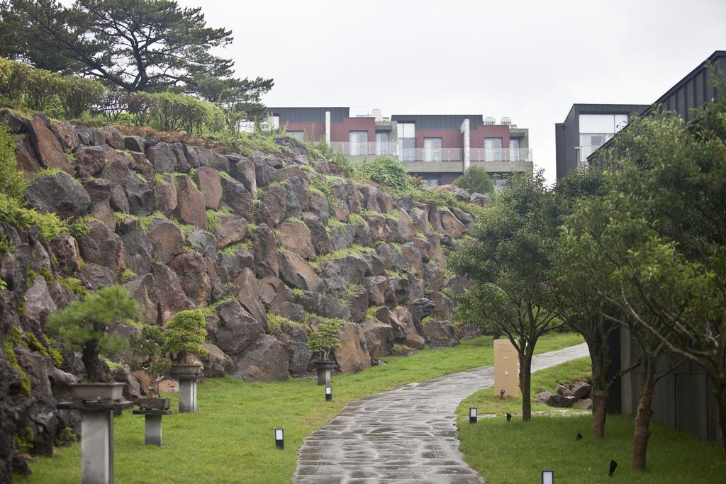 Stanford Hotel And Resort Jeju Exterior photo
