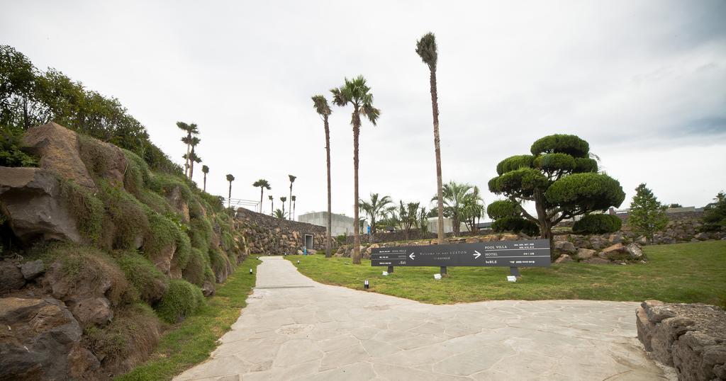 Stanford Hotel And Resort Jeju Exterior photo