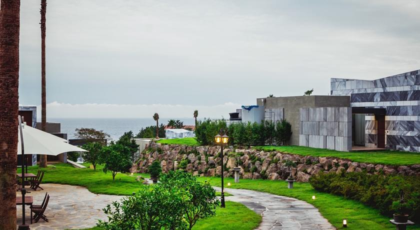 Stanford Hotel And Resort Jeju Exterior photo